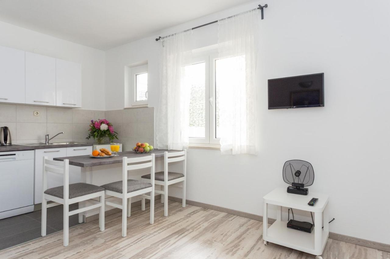 קאבטאט Apartments Oleander Sea View מראה חיצוני תמונה
